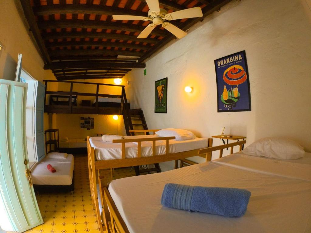 Foto da galeria de Hostal Españolete em Santa Marta