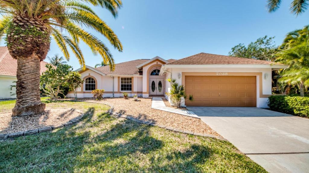 Lakeside at Cat Cay - Cape Coral - Roelens Vacations - Appartement