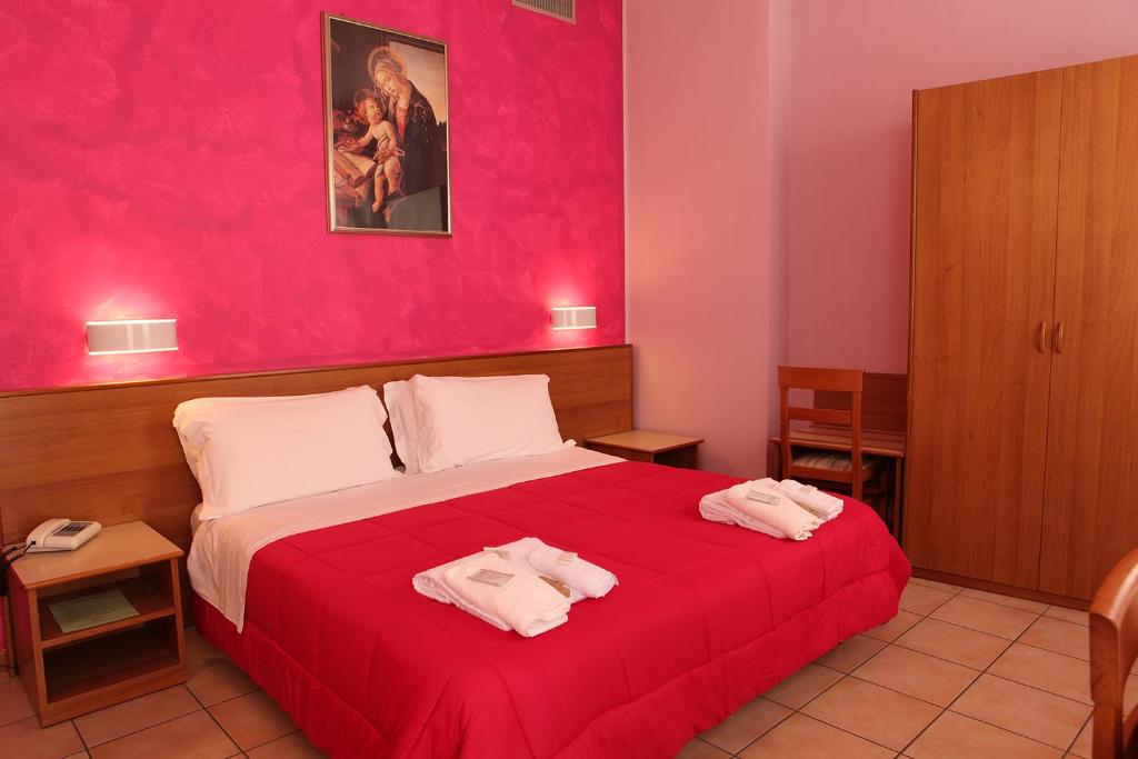 Hotel Pellegrino E Pace - Habitación Triple Clásica