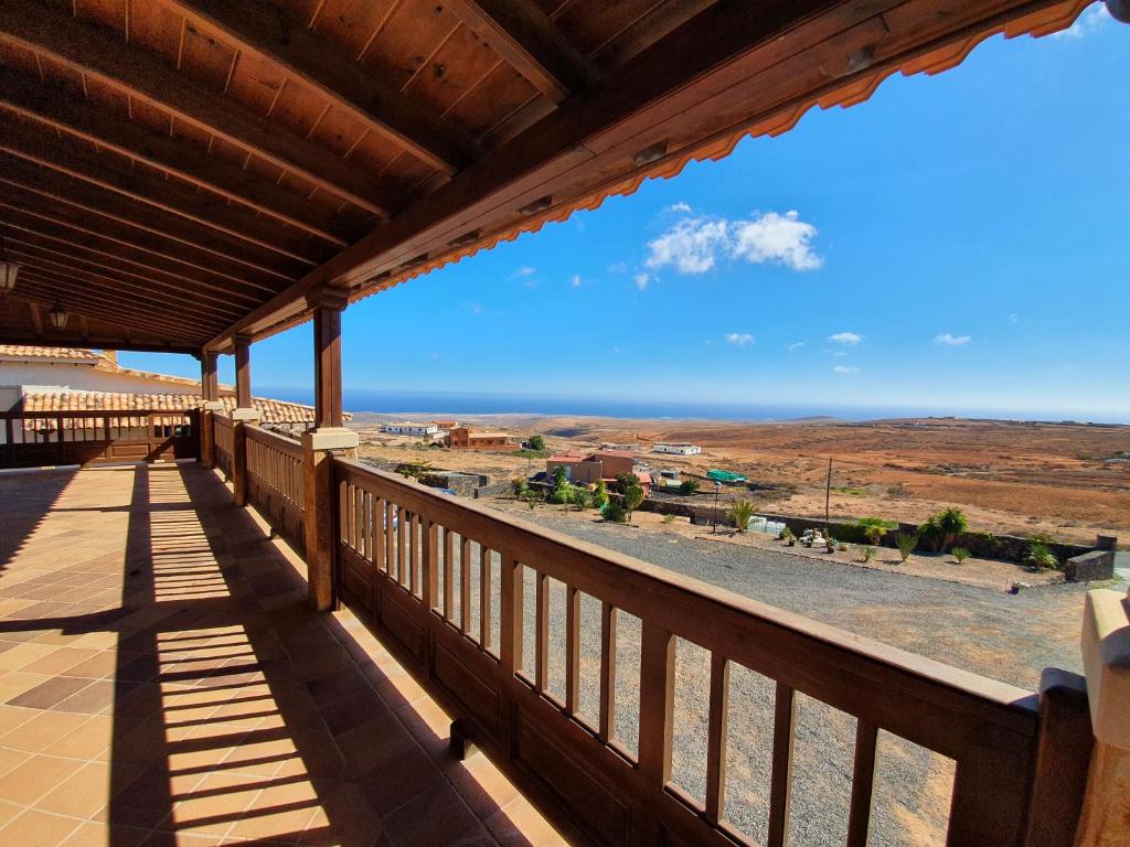 a balcony with a view of the desert at Casa Javier y Casa Eva in Puerto del Rosario