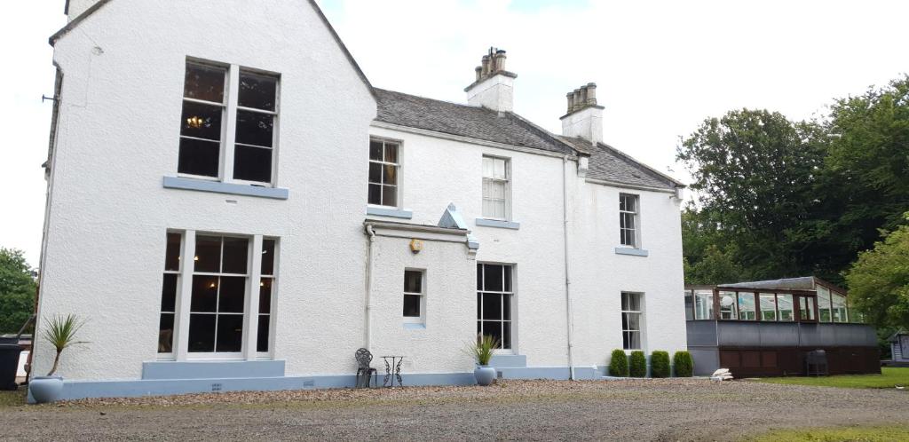 Antonine Wall Cottages and Bonnyside House