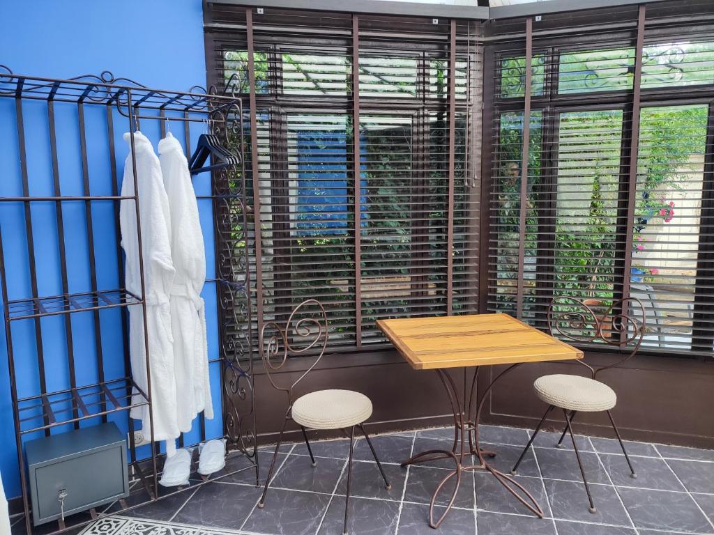 les jardins de la fontaine - Chambre Lit King-Size Avec Baignoire Spa
