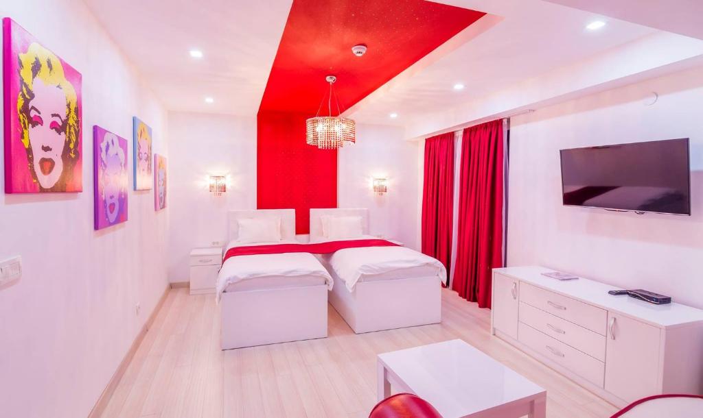 Mr.I Boutique Hotel & Bar - Marilyn Monroe - Appartement Met Frans Balkon Aan Het Uitzicht Op Het Meer