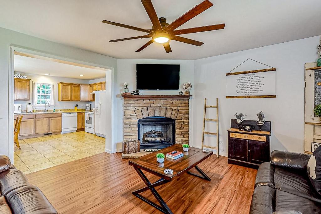 Twin Bear Cabin, Cullowhee (updated prices 2024)