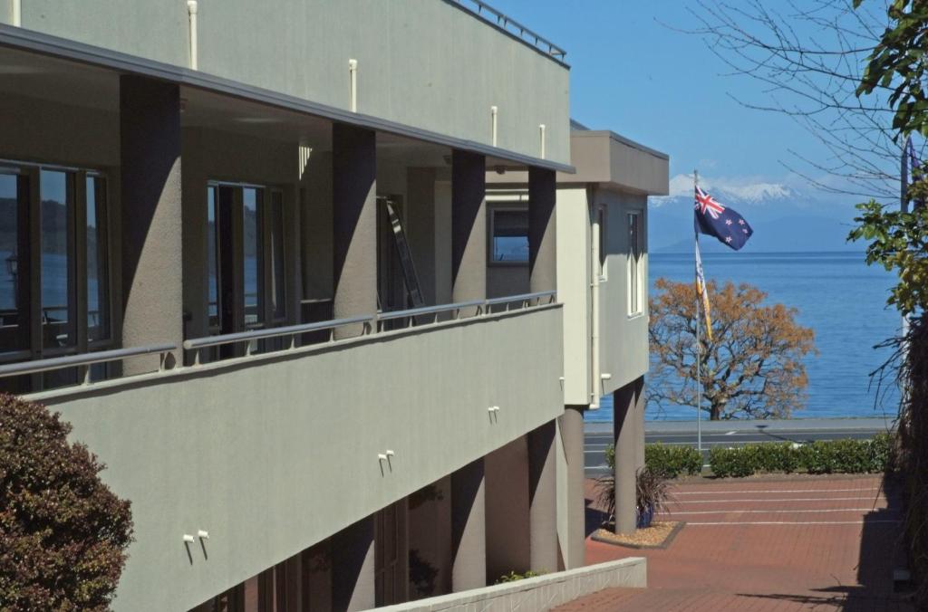 Baycourt Lakefront Motel - Resim 10