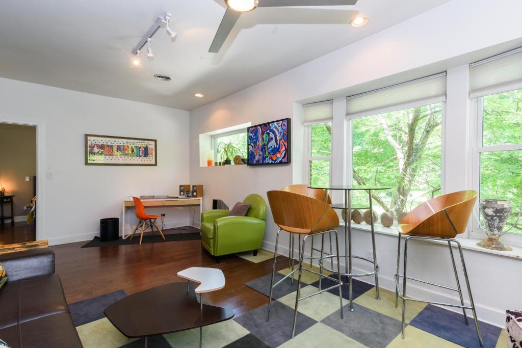 Photo from House 5863- Chicago's Premier Bed and Breakfast in Chicago, Illinois, United States