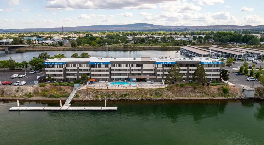 Clover Island Inn in Kennewick