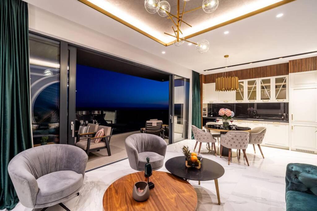 Posedenie v ubytovaní New&Stunning Luxury 5* Residence Miss Perfect