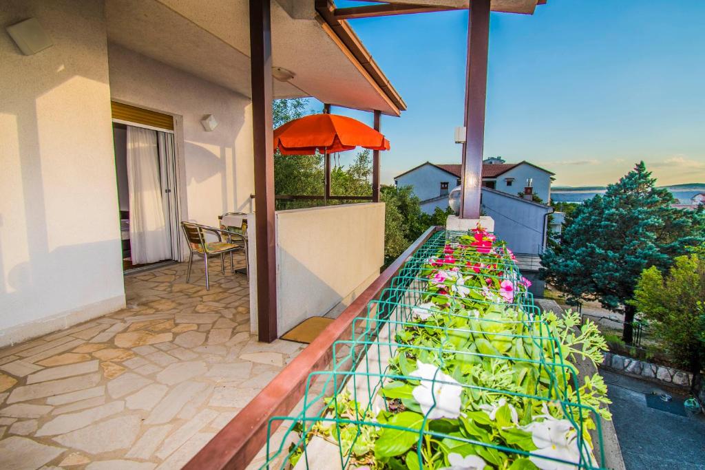 Apartments Ivanica and Mirela - Apartment With Terrace