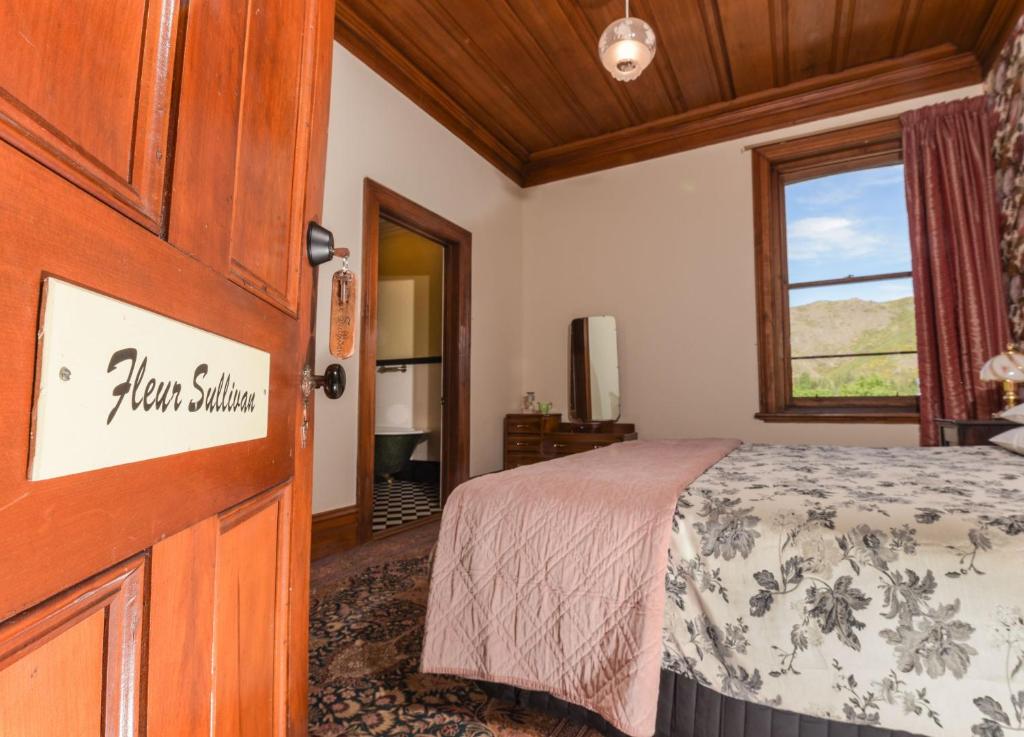 Postel nebo postele na pokoji v ubytování Dunstan House