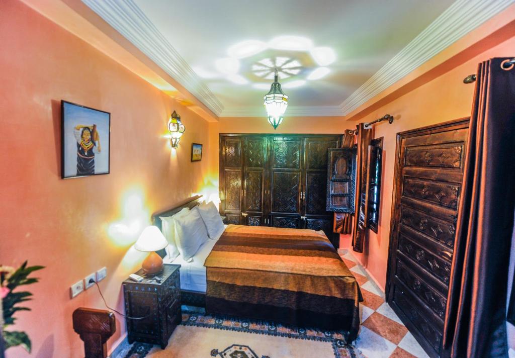 Postel nebo postele na pokoji v ubytování Riad Errabii & Spa