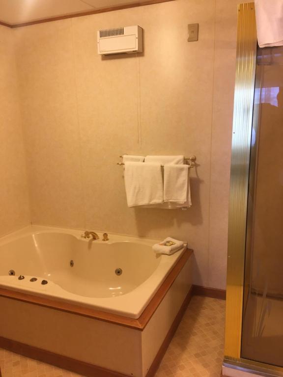 Bany a Leviathan Hotel