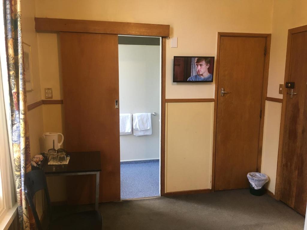 Televisor o centre d'entreteniment de Leviathan Hotel