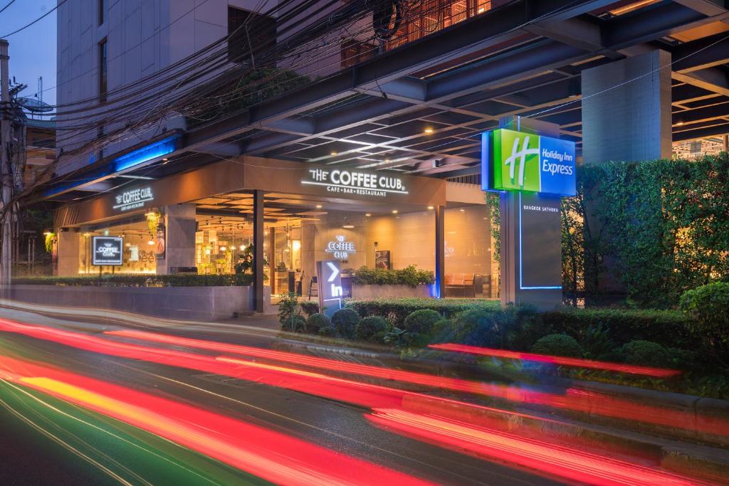 Holiday Inn Express Bangkok Sathorn An Ihg Hotel Sha Plus Certified Bangkok Updated 21 Prices Holiday Inn Express Bangkok Sathorn An Ihg Hotel Sha Plus Certified Bangkok Updated 21 Prices