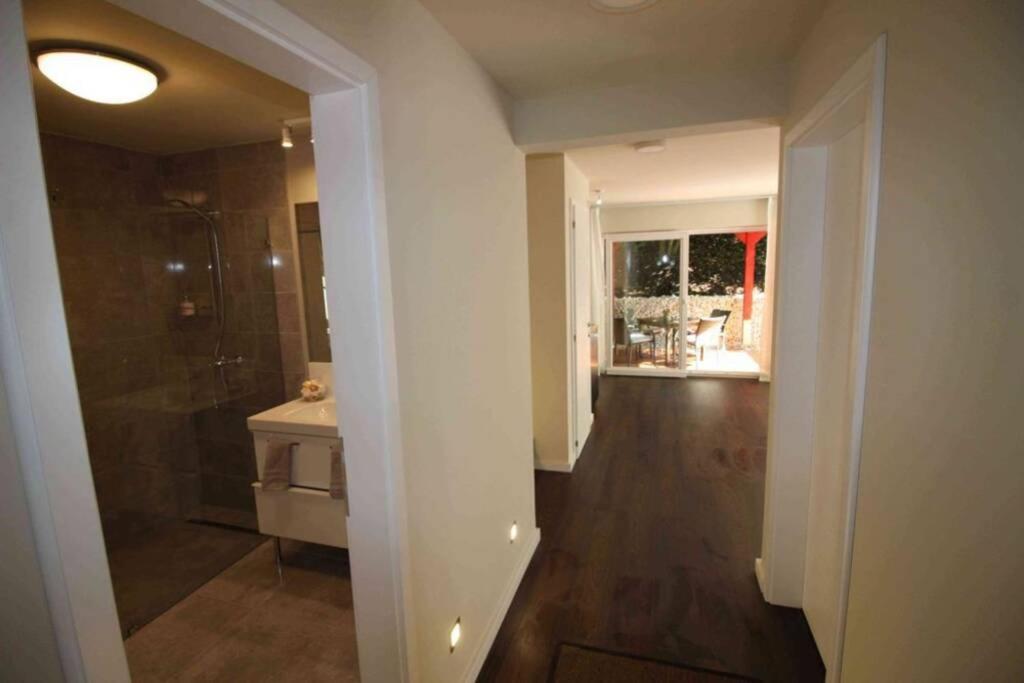 Kép Peaceful Designer Home 50 meters from Lake Balaton, Ideal for Families szállásáról Balatonakarattyán a galériában