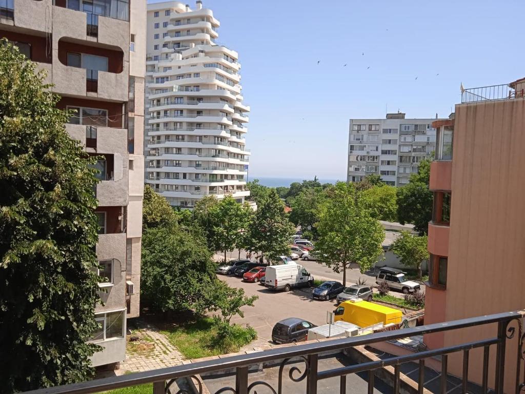 Το κτήριο όπου στεγάζεται  το διαμέρισμα