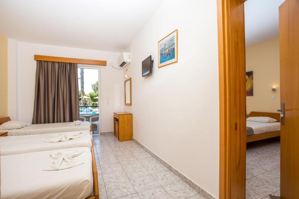 Dias Studios & Suites - 7