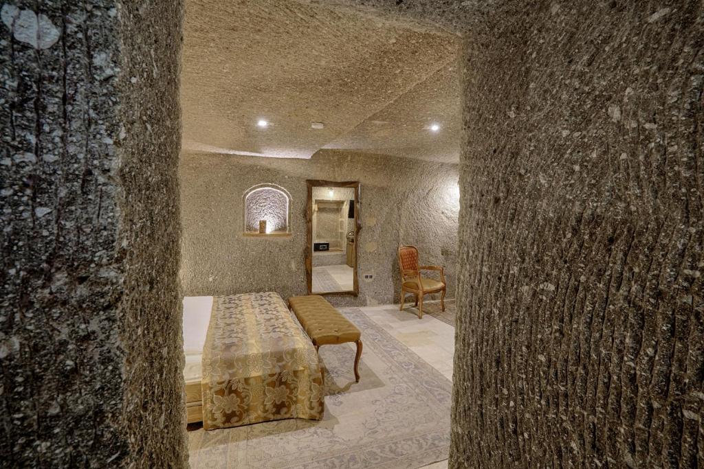 Hera Cave Suites - 3