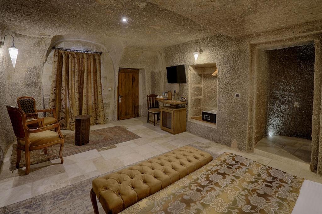 Hera Cave Suites - 4