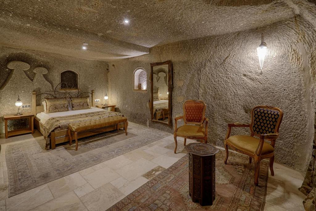 Hera Cave Suites - 8