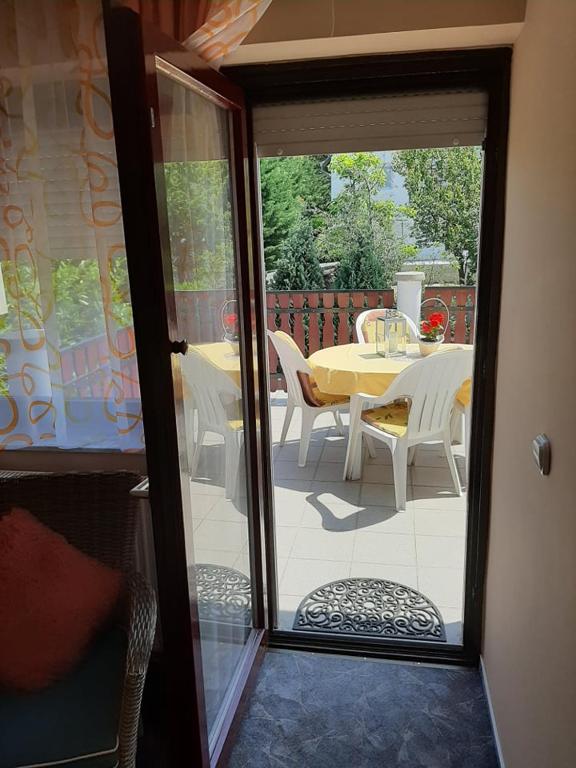 Balkón alebo terasa v ubytovaní Major család apartman