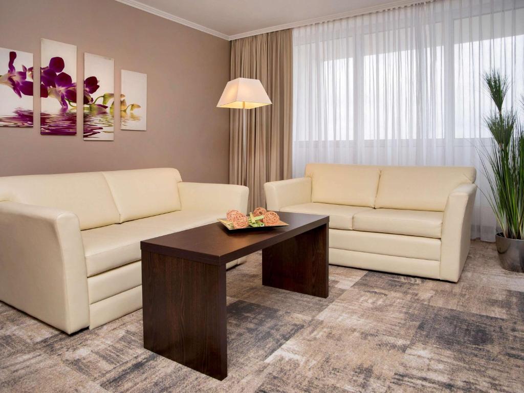 Posezení v ubytování Mercure Hotel Lüdenscheid