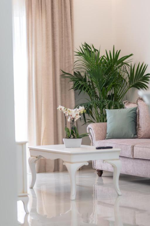 Posezení v ubytování Narya Luxury Apartment