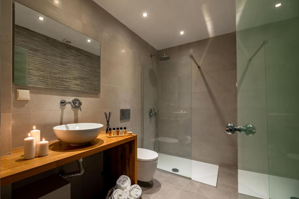 Koupelna v ubytování Kalisperis Hotel
