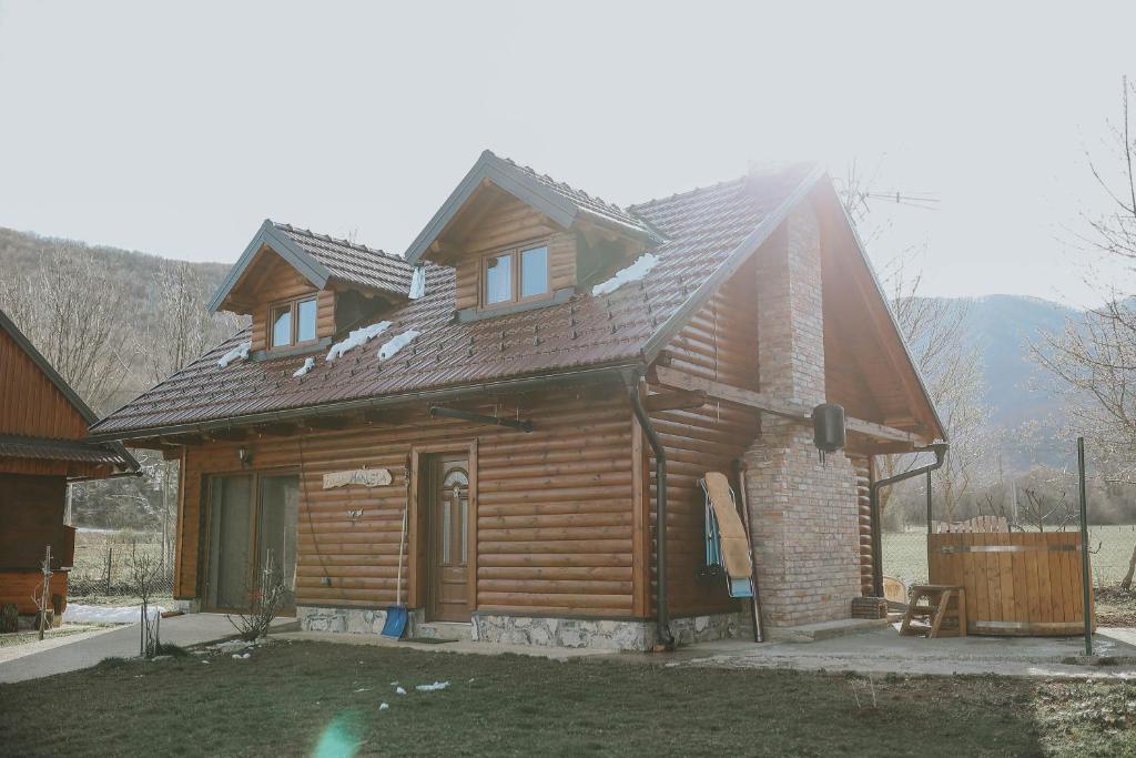 Budova, kde se chata nachází
