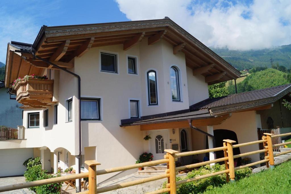 Nespecifikovaný výhled na hory nebo výhled na hory při pohledu z apartmánu