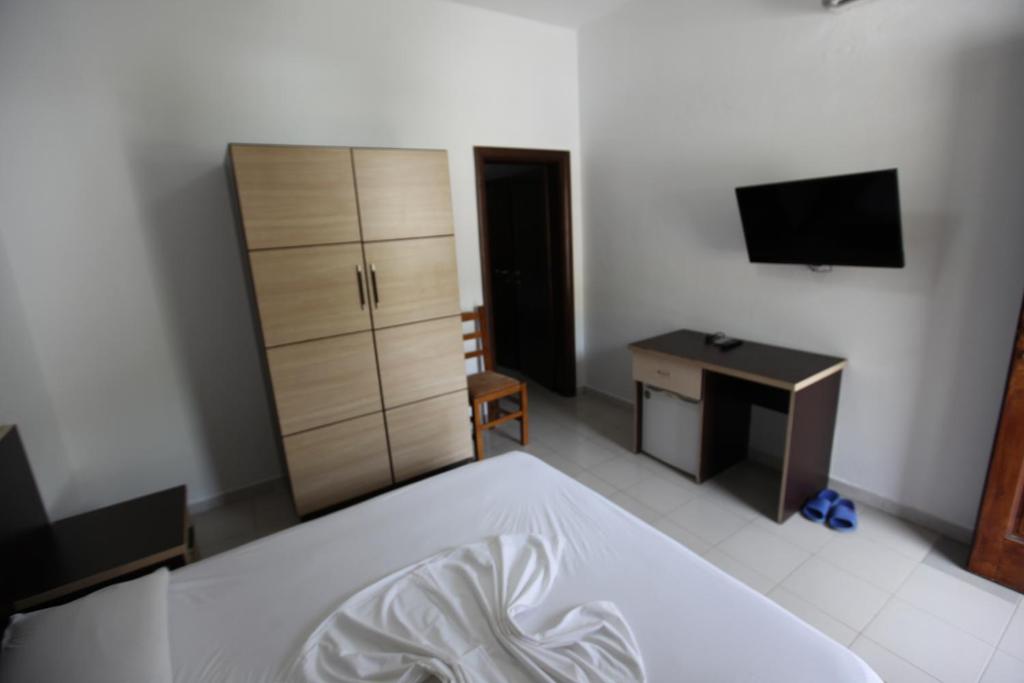 TV a/nebo společenská místnost v ubytování Hotel Colosseo