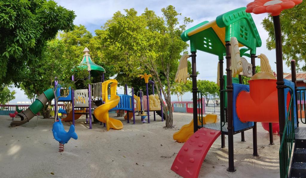 La Isla Tropica - 14