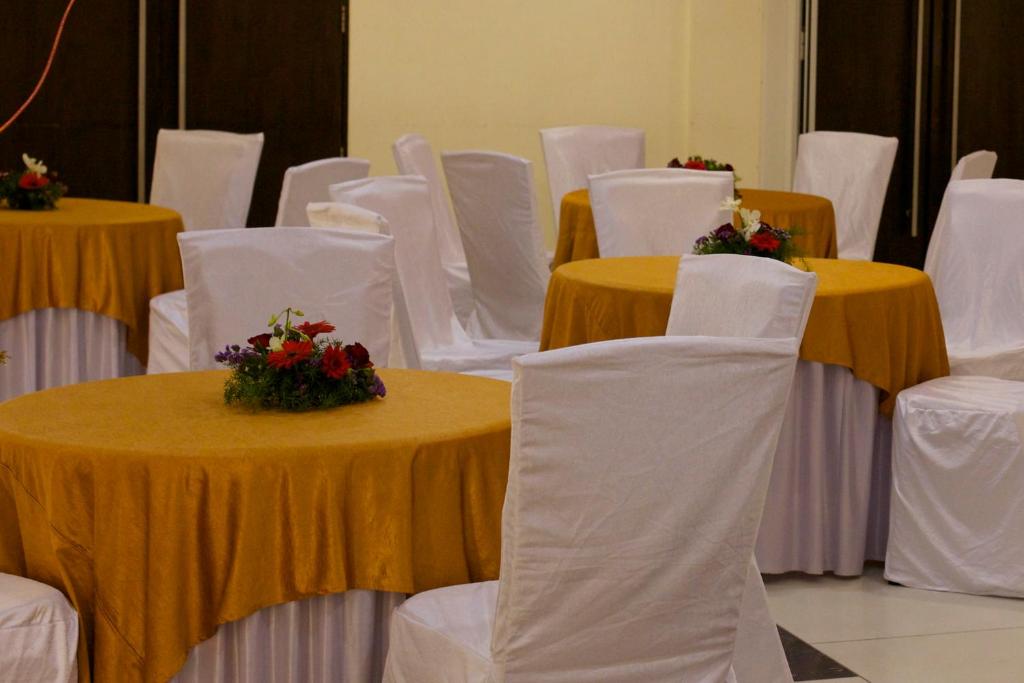Fotografie z fotogalerie ubytování Hotel Shree Panchratna Pune v destinaci Puné