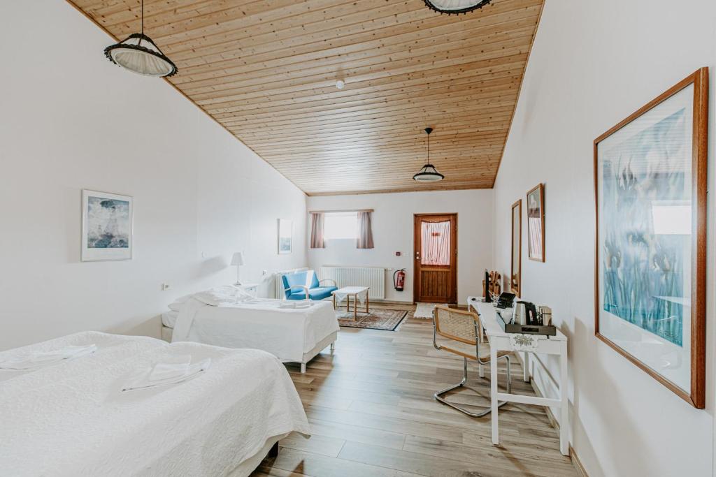 Posezení v ubytování Narfastadir Guesthouse