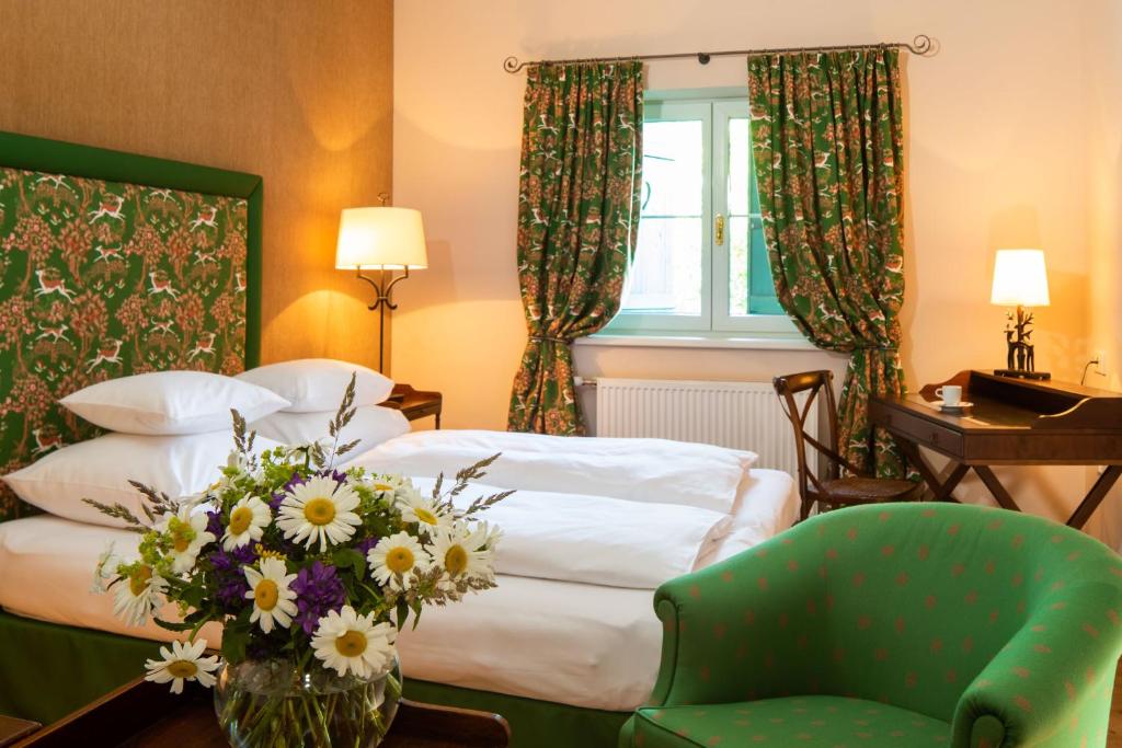 Postel nebo postele na pokoji v ubytování Der Knappenhof - Hotel & Restaurant