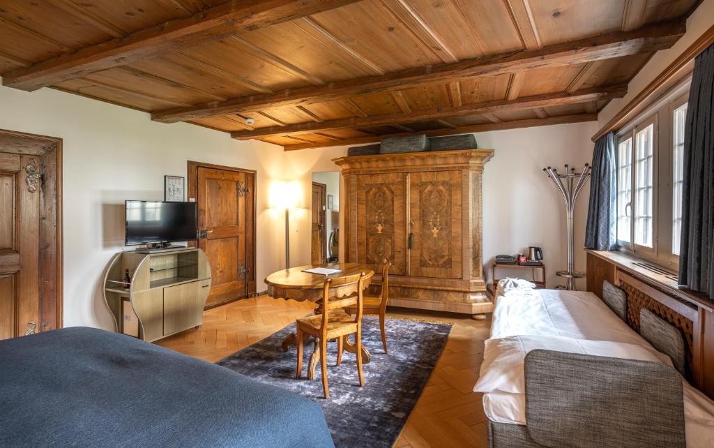 TV a/nebo společenská místnost v ubytování Hotel Rebstock