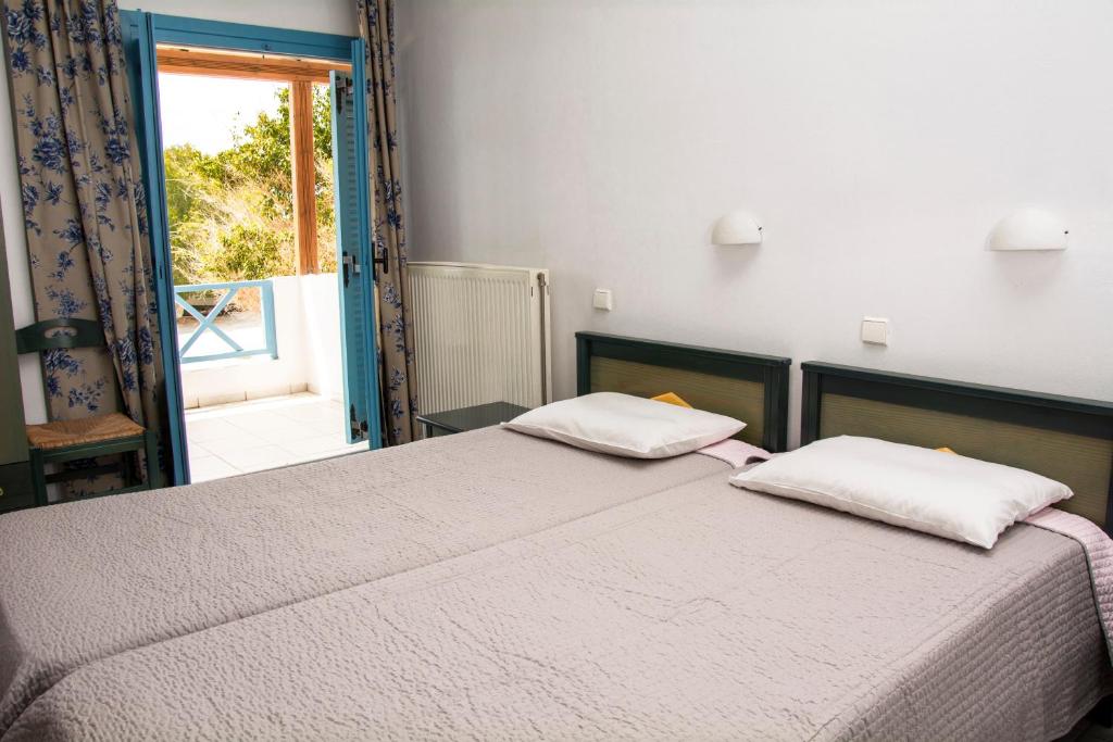 Villa Irida - Triple Room With Garden View