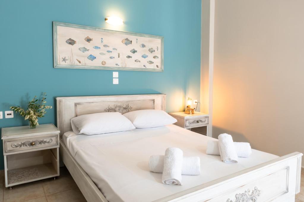Кровать или кровати в номере Mema's Home -2 bedrooms- with stunning sea view