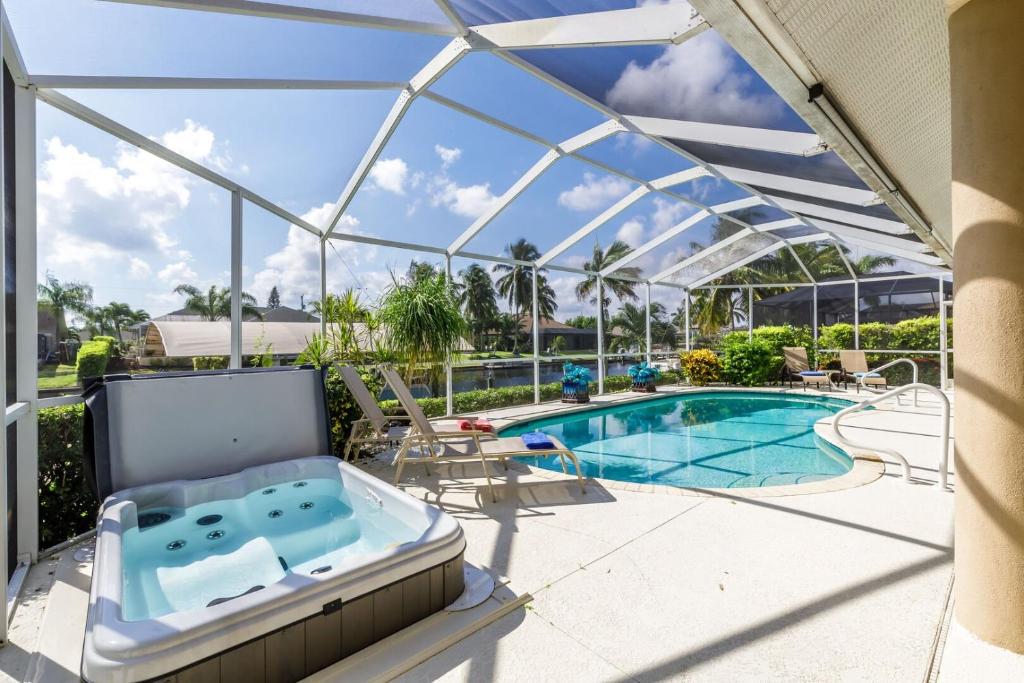New Gulf Access Home with Private Pool and Spa -Villa Dreamweaver, Cape Coral - Roelens Vacations