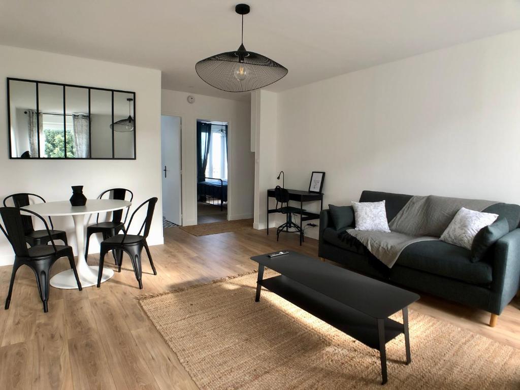 Khu vực ghế ngồi tại Superbe appartement rénové et tout confort à Brest
