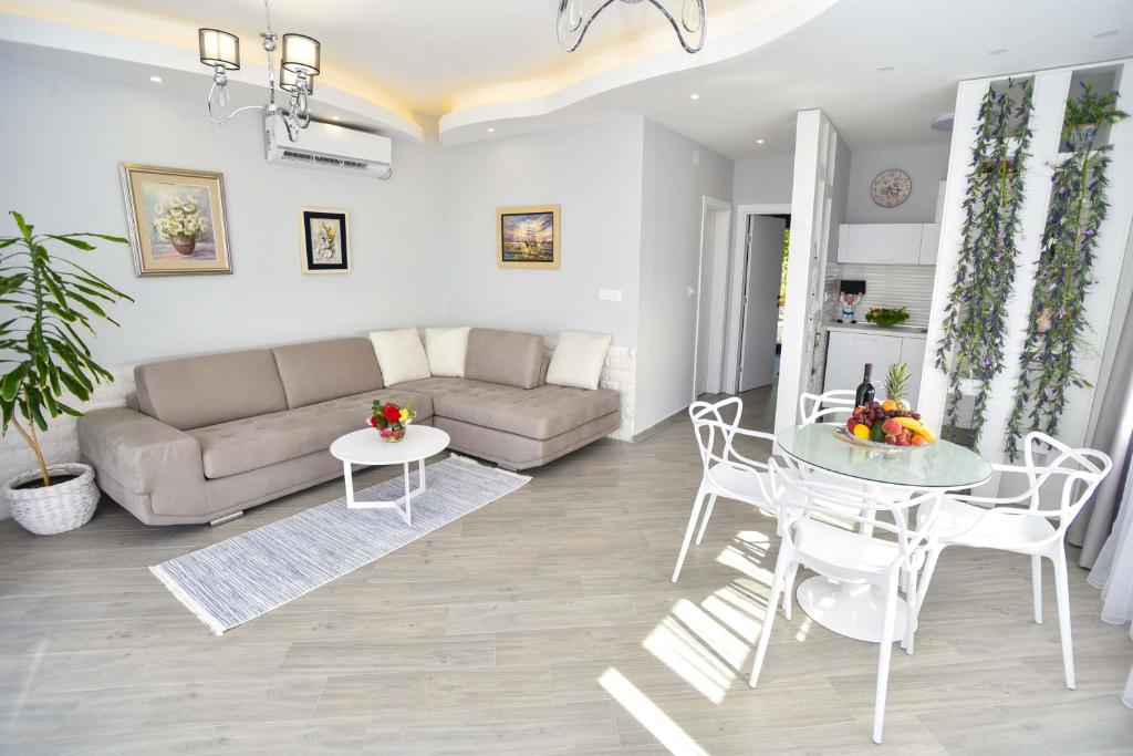 Istumisnurk majutusasutuses Verbalj apartment with swimming pool