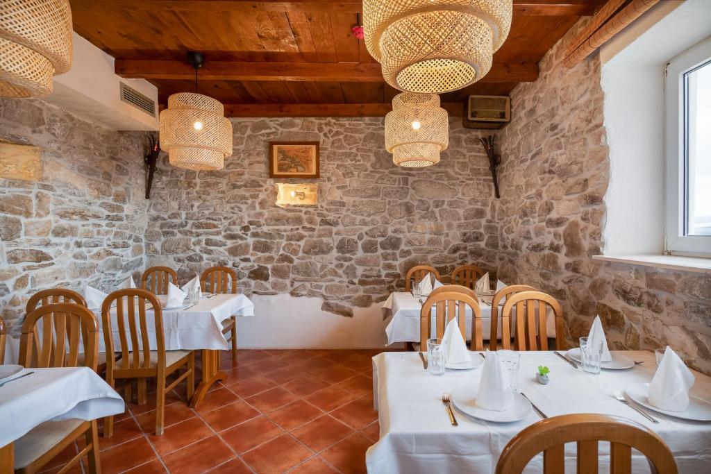 Restaurace v ubytování Solar Beach Inn