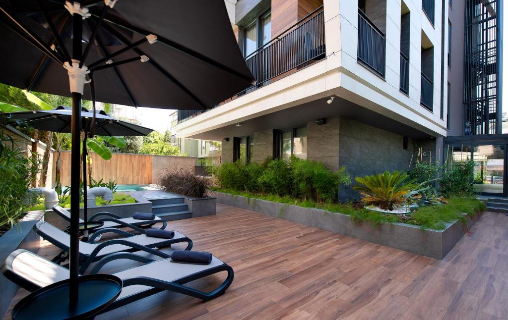 Trend Suites CYCLE - 13