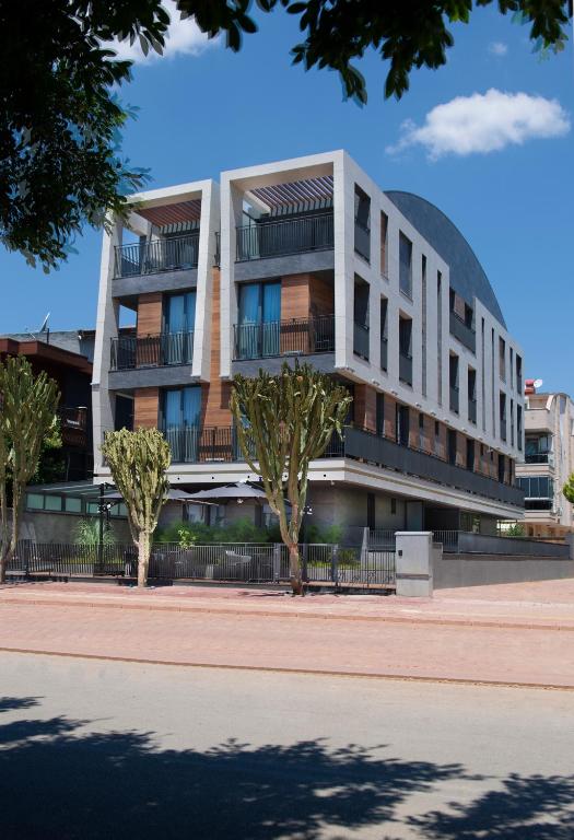 Trend Suites CYCLE - 5