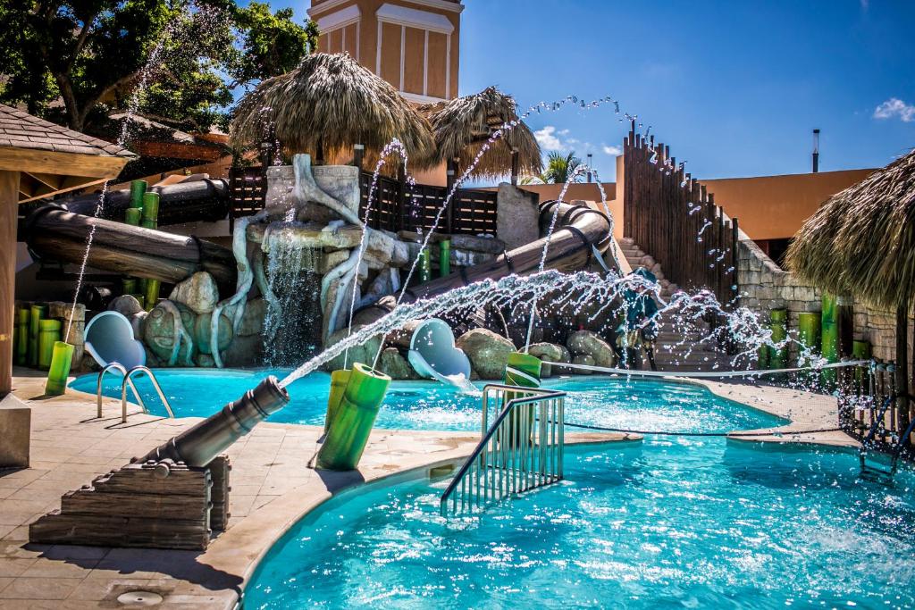 Bazén v ubytování Majestic Mirage Punta Cana, All Suites – All Inclusive nebo v jeho okolí
