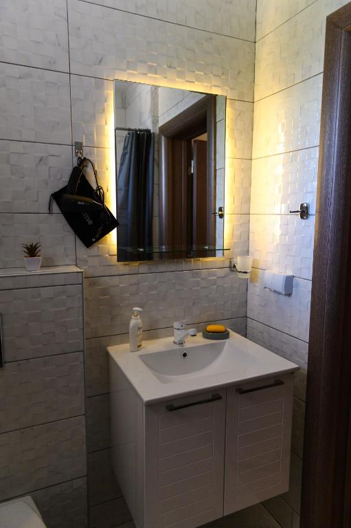 Kupaonica u objektu Apartman N&P