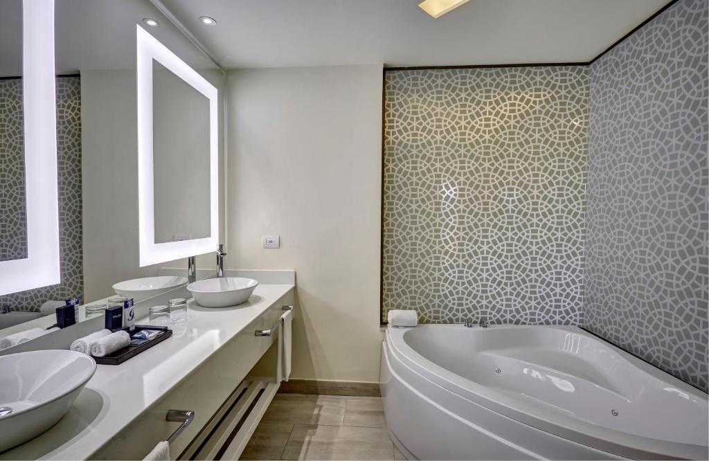 Royalton Bavaro, An Autograph Collection All-Inclusive Resort & Casino - 豪华家庭套房