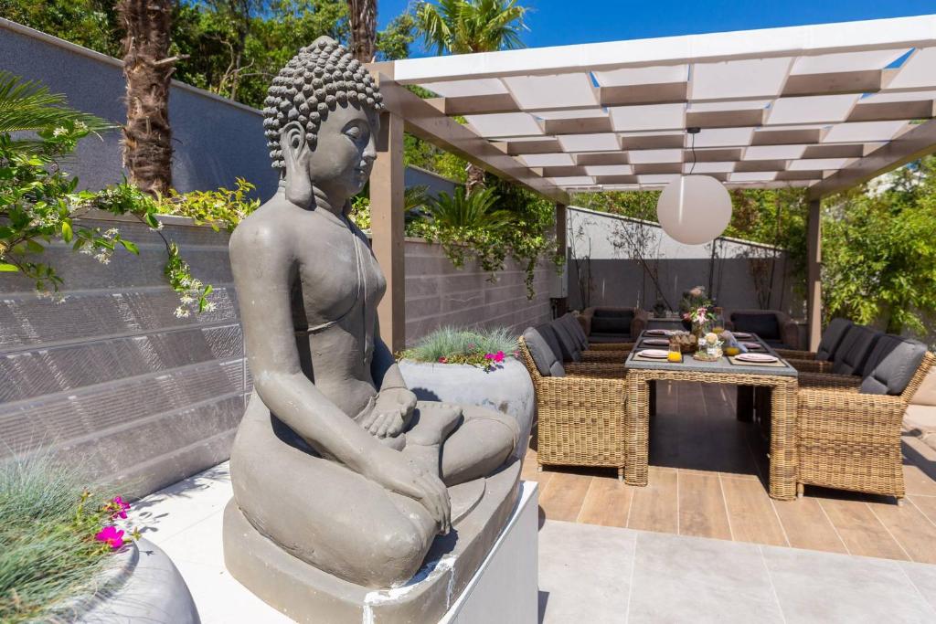 Posezení v ubytování Villa Buddha Bay