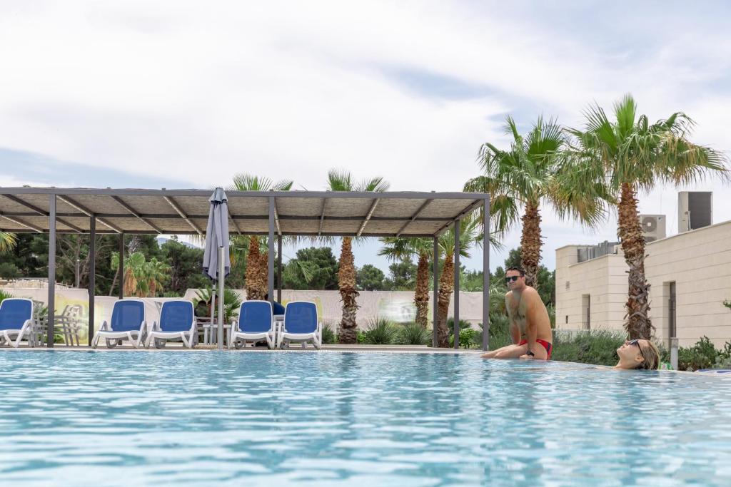 Bazén v ubytovaní Romana Beach Resort alebo v jeho blízkosti