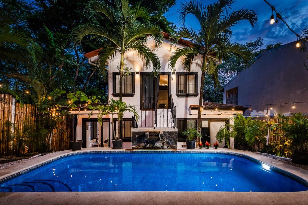 Bazén v ubytování Hotel Gardenia Tamarindo nebo v jeho okolí